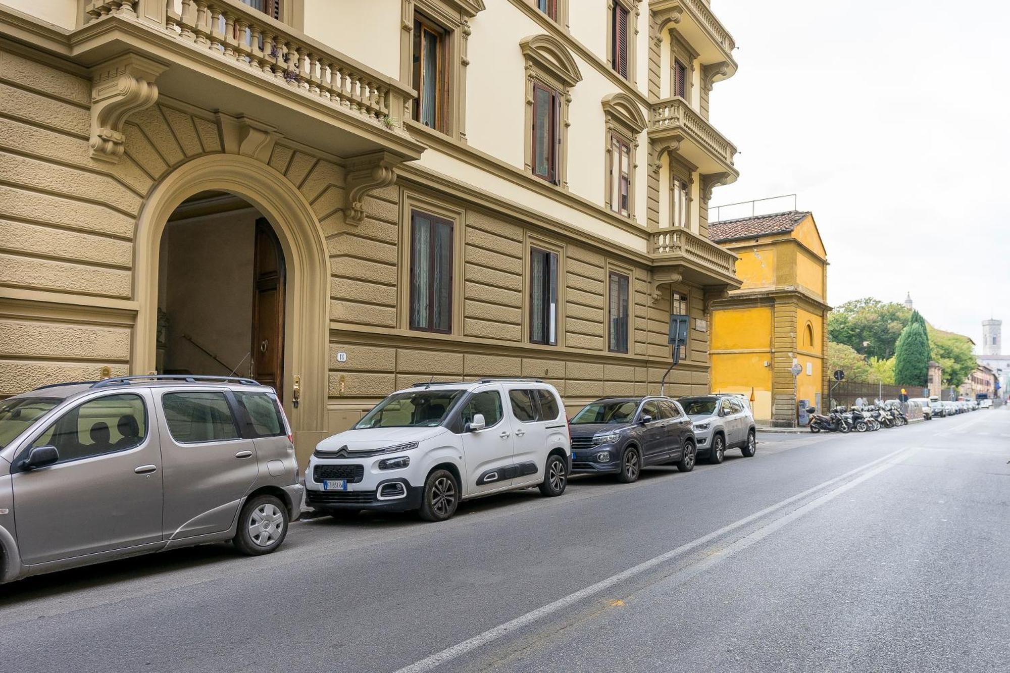 San Marco Black Appartamento Luxury Con Terrazzo E Parcheggio Su Richiesta Florence Ngoại thất bức ảnh