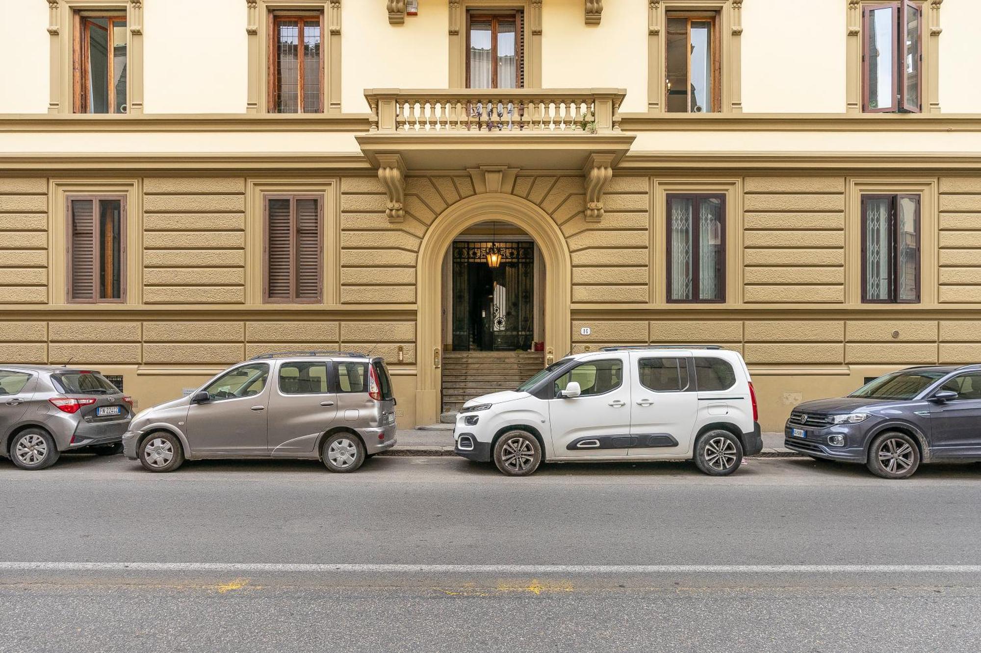 San Marco Black Appartamento Luxury Con Terrazzo E Parcheggio Su Richiesta Florence Ngoại thất bức ảnh