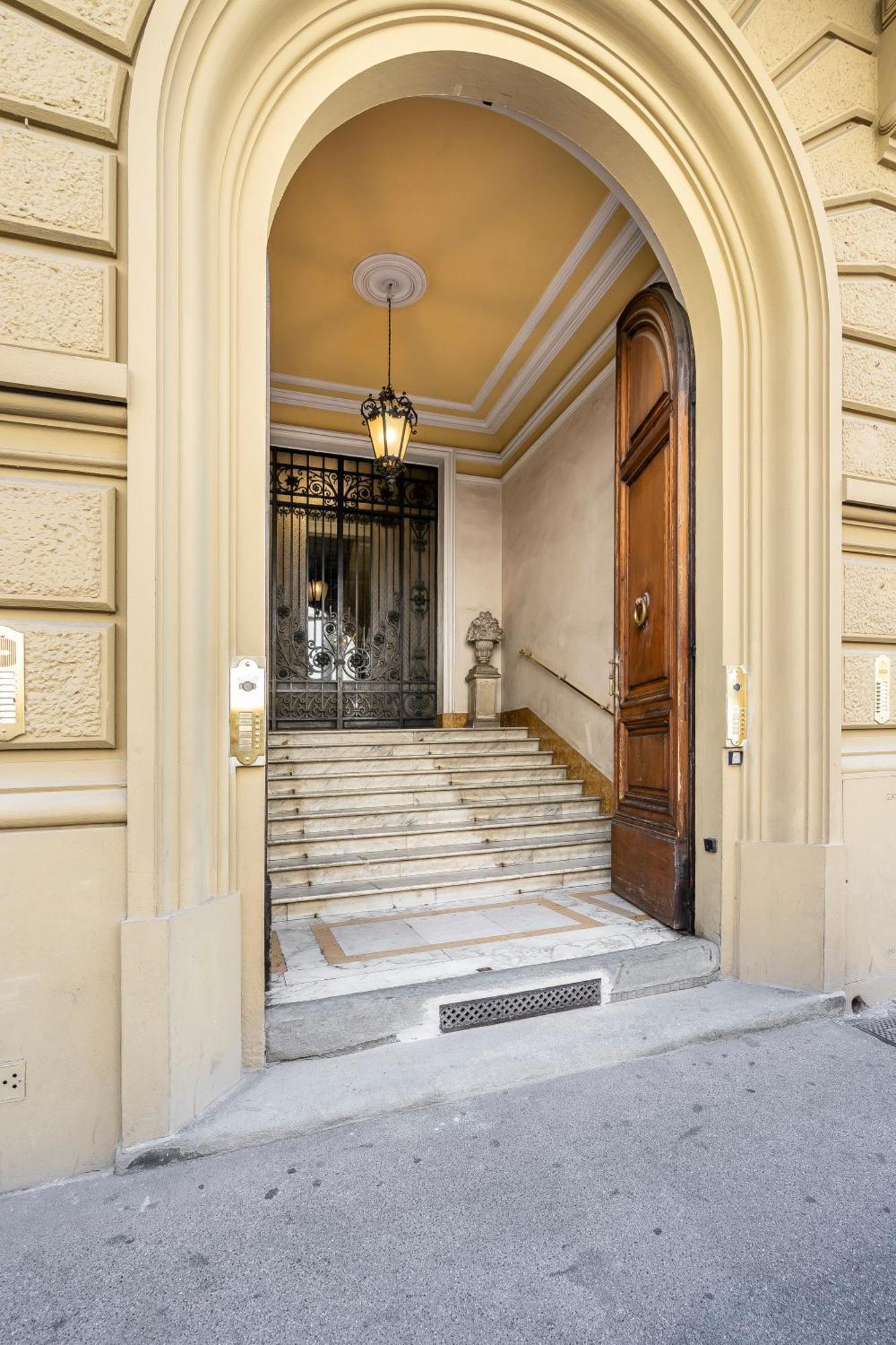 San Marco Black Appartamento Luxury Con Terrazzo E Parcheggio Su Richiesta Florence Ngoại thất bức ảnh